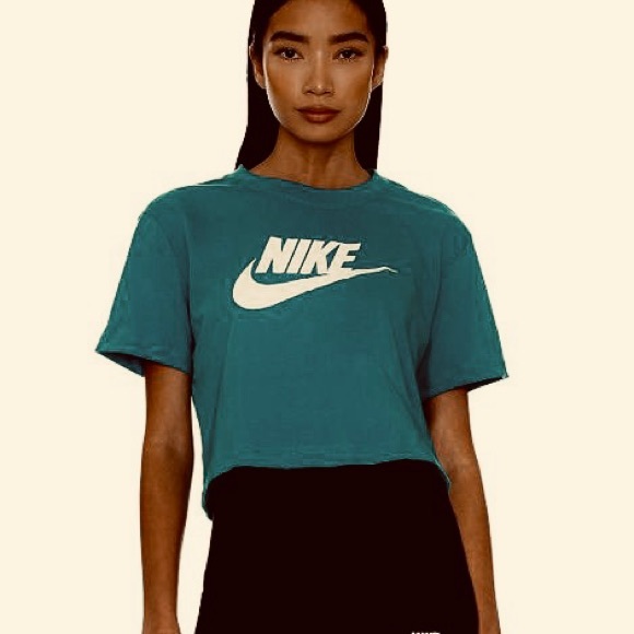 NIKE Cropped Tshirt Sz S - Picture 1 of 5